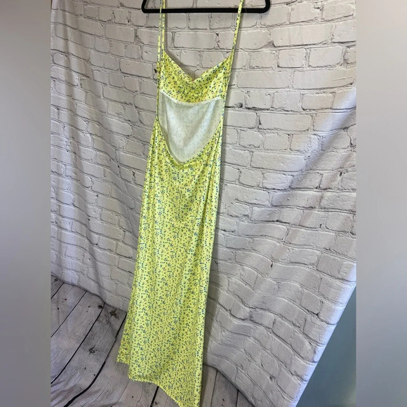 5/$20 Women’s No Brand Floral Backless Dress Medium - Picture 7 of 7